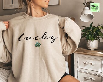 Lucky Sweatshirt, St Patty's Glitter Sweatshirt, Women's Lucky Crewneck Sweatshirt, Women's St Patrick's Day Sweatshirt, Lucky Shirt