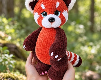 レッサーパンダのルビーのぬいぐるみ。手作りのぬいぐるみコレクション