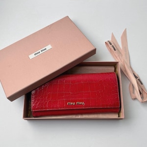 Cartera larga de piel roja Miu Miu