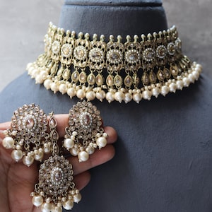 Gold Polki Choker Set: Indian Kundan Jewelry with Jhumka & Tikka