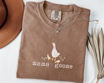 Comfort Colors® Mama Goose Shirt, Floral Mama Tshirt, Mom Birthday Gift Idea, First Time Mom Gift, Pregnancy Announcement Tee, Mom Life Tee