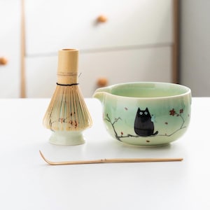 Hand-painted Owl Matcha Bowl Set with Bamboo Whisk and Chasen Holder Ceramic Gradient Green Matcha Whisk Set 450ml