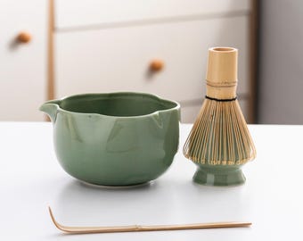 Floral Style Ceramic Matcha Bowl with Bamboo Whisk and Chasen Holder White Matcha Tea Ceremony Set 500ml