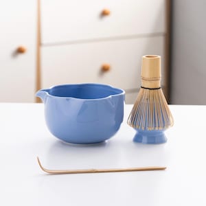 Floral Style Ceramic Matcha Bowl with Bamboo Whisk and Chasen Holder White Matcha Tea Ceremony Set 500ml