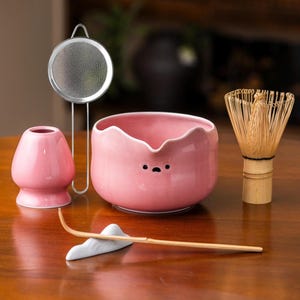 Pink Bear Ceramic Matcha Bowl Set, Bamboo Whisk and Chasen Holder, Cute Bear Matcha Gift Set 600ml
