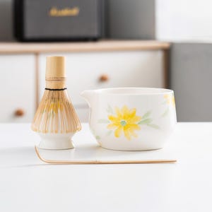 Hand-painted Flower Ceramic Matcha Whisk Set with Bamboo Whisk and Chasen Holder Japanese Tea Ceremony Matcha Gift Set 550ml