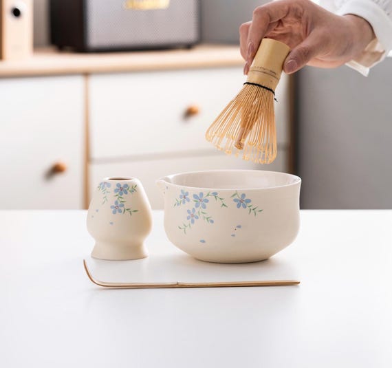 Hand-painted Flower Ceramic Matcha Bowl with Bamboo Whisk and Chasen Holder Beige Matcha Tea Ceremony Set 450ml