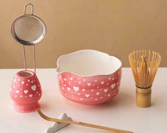 Juego de cuencos para matcha con estampado de corazones rosas, bonito chawan de cerámica con batidor de bambú