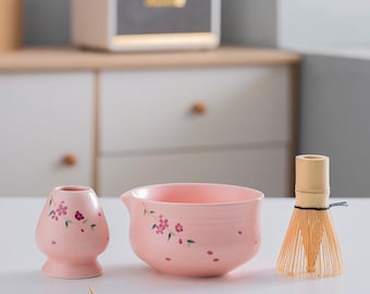Juego de batidor de matcha de cerámica con flores rojas pintadas a mano, juego de cuenco para matcha con pico, juego de regalo de matcha rosa de 450 ml