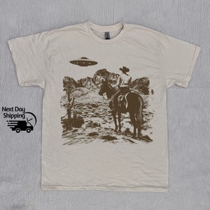 Western Cowboy UFO Tshirt, Vintage Cowboy Alien T-shirt, Vintage 90s Shirt, Washed Shirt, Vintage Distressed Shirt