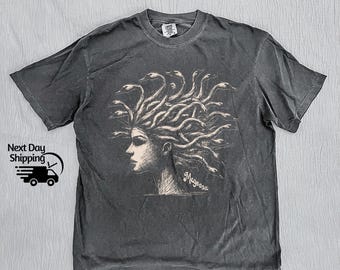 Retro Medusa Goose Head 90s Graphic Shirt, Vintage Medusa T-shirt, Vintage Washed Shirt, Retro Distressed Shirt, Cool Teenager Gift Tee
