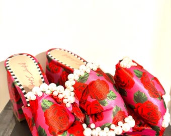 Betsey Johnson Mely Platform Sandals - All-over Floral Rose Print  square-toe sandal Oversized Accent Bow Adorned Pearls Size 8M