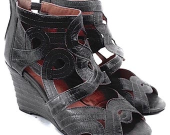 Miz Mooz Black Leather Tamara 3.5" Wedge Heel Sandal Back Zip Size 9.5