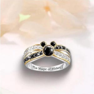 Anillo auténtico de Mickey Mouse de Disney con ónix negro y circonita cúbica en plata