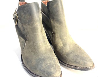 Jeffery Campbell Distressed JONAS Booties Side Buckle Pointed Toe Motto Luxe 9.5