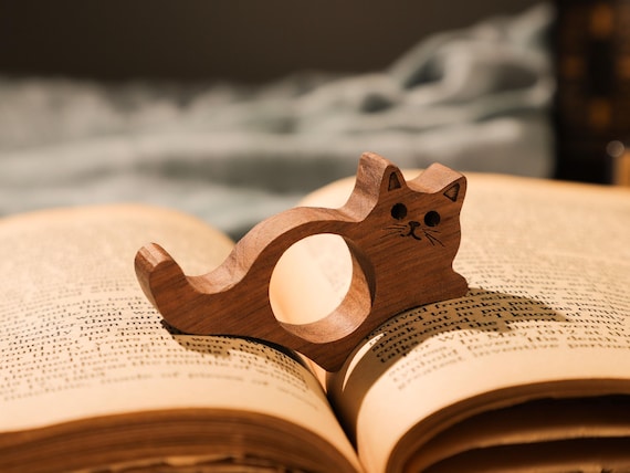 Personalized  Wooden Book Page Holder,Book Accessories,Cute Kitten Book Page Holder,Birthday Gift, Book Lover Gift,Wooden Thumb Page Holder