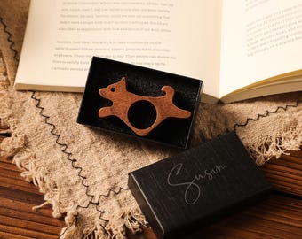Wooden Book Page Holder, Book Accessories, Doggy Wood Book Page Holder, Birthday Gift, Book Lover Gift, Wooden Thumb Page Holder