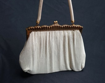 WHITING AND DAVIS Vintage Bolso de malla metálica blanquecina con mango de cuerda de malla metálica