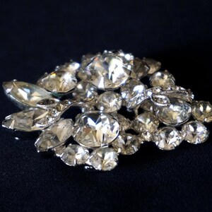 EISENBERG ICE Beautiful Vintage Brooch with Clusters of Clear and Smoky Rhinestones image 8