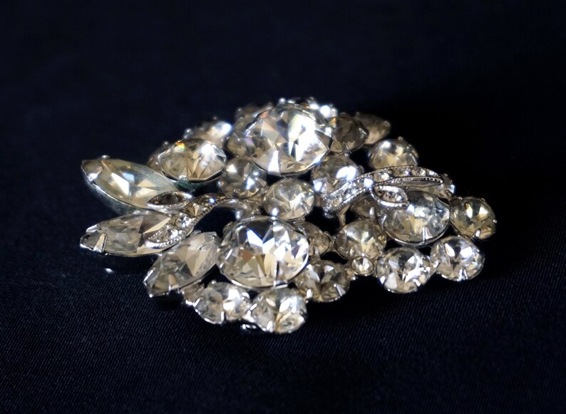 EISENBERG ICE Beautiful Vintage Brooch with Clusters of Clear and Smoky Rhinestones image 8