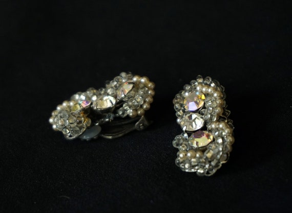 ROBERT Vintage Clip On Earrings with Clear and Au… - image 4