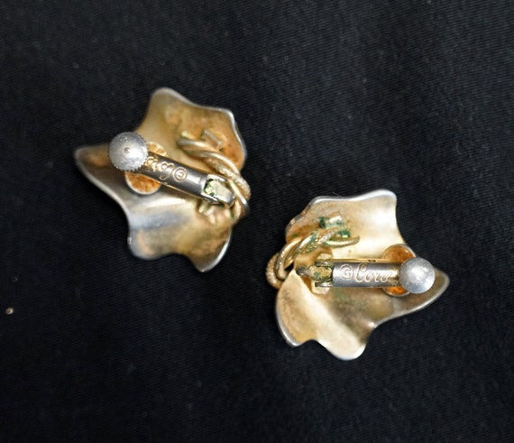 CORO Vintage Gold Metal Brooch and Clip-On Earrin… - image 10