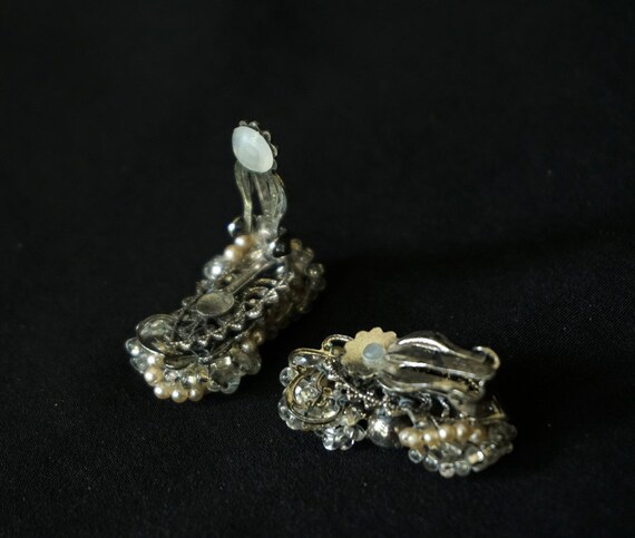 ROBERT Vintage Clip On Earrings with Clear and Au… - image 6