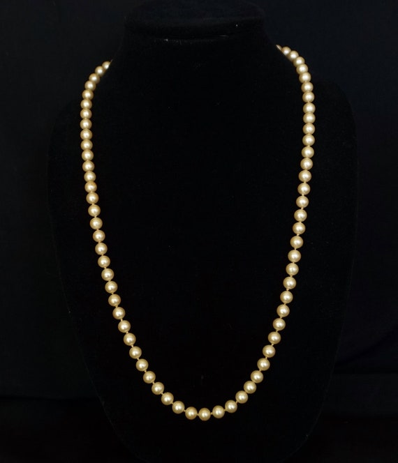 TRIFARI Beautiful Strand of Vintage Faux Pearls w… - image 5