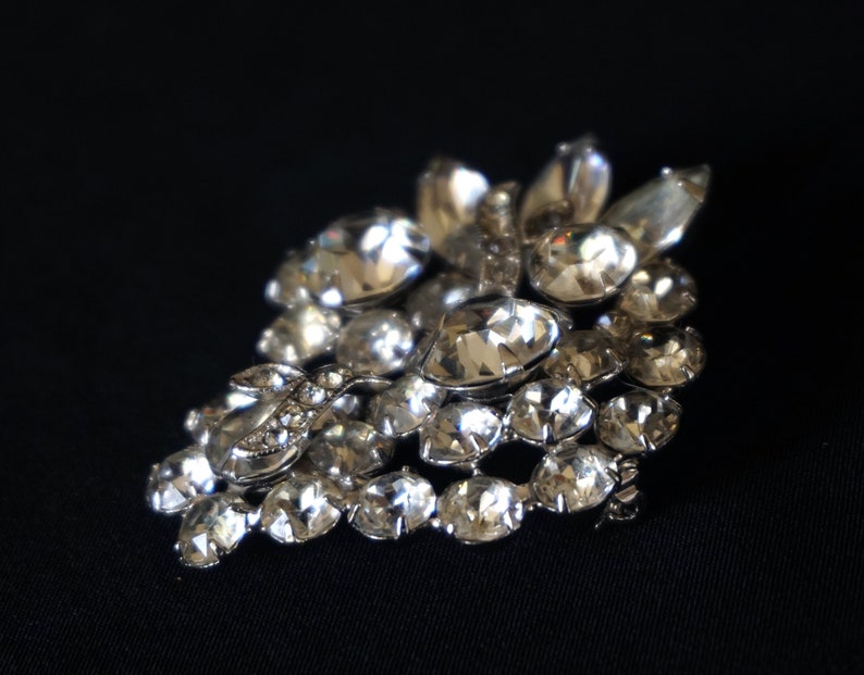 EISENBERG ICE Beautiful Vintage Brooch with Clusters of Clear and Smoky Rhinestones image 9
