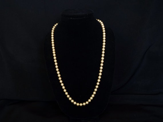 TRIFARI Beautiful Strand of Vintage Faux Pearls w… - image 4