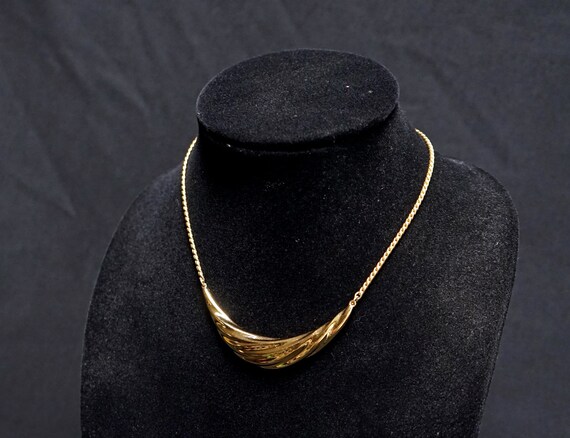 MONET Vintage Gold Metal Necklace with Curved Cen… - image 4