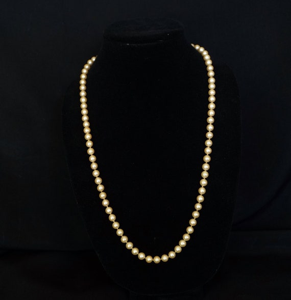 TRIFARI Beautiful Strand of Vintage Faux Pearls w… - image 2
