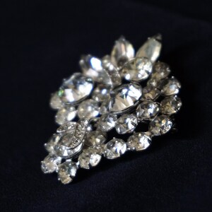 EISENBERG ICE Beautiful Vintage Brooch with Clusters of Clear and Smoky Rhinestones image 3