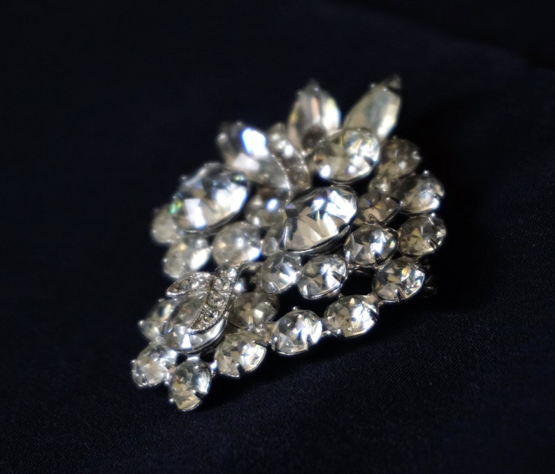 EISENBERG ICE Beautiful Vintage Brooch with Clusters of Clear and Smoky Rhinestones image 3