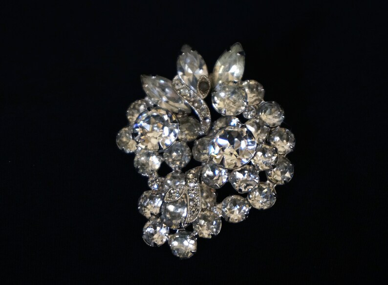 EISENBERG ICE Beautiful Vintage Brooch with Clusters of Clear and Smoky Rhinestones image 2