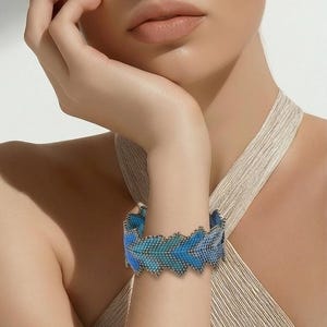 Show Me the Way ブルーブレスレットの作り方 | ハンドメイド | ビーズ細工 | 作り方 | パターン | ビーズ細工 | ジュエリー | DIY | デジタル