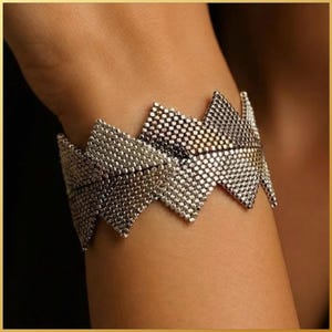 Show Me the Way Metallic Bracelet Instructions | Handmade | Beadwork | Learning | Delica Beads | Black | Silver | DIY