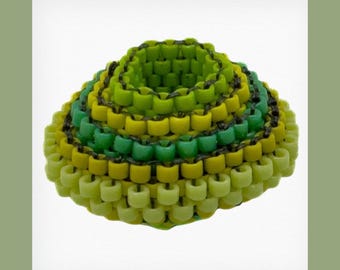 Green Spinner Beaded Bead | Handmade | Beadwork | Spinner | Colorful Jewelry | Pendants