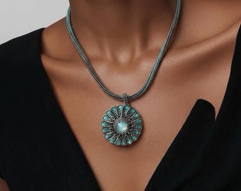 Ocean Halo Necklace / Turquoise jewelry / Beadwork / Beaded jewelry / Beading / Handmade / Necklaces / Jewelry