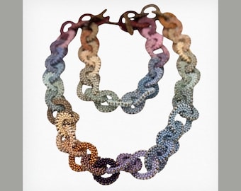 Handmade Colorful Seed Bead Necklace: Ring-in-Ring Design