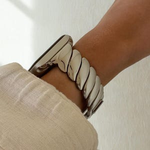 Silver Stainless Steel Apple Watch Band: Women&#39;s Metal iWatch Bracelet