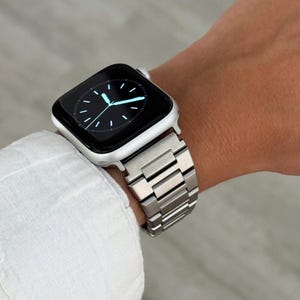 Silver Apple Watch Band, iWatch strap 45mm 44mm 42mm 41mm 40mm 38mm 49mm, Luxury Unisex Metal Bracelet, Apple Watch 10 loop armband gift
