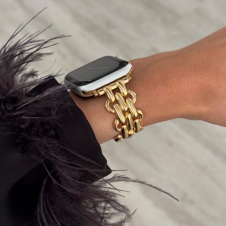 Gold Apple Watch Band, iWatch loop strap 45mm 44mm 42mm 41mm 40mm 38mm, Luxury Women Metal Bracelet, Apple Watch 10 loop armband gift