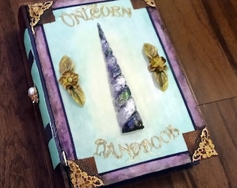 Das Einhorn Handbuch, Buchbox aus Holz.  Verstecktes Tresorfach, Hohl- Geheimfach.