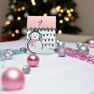 Kerstcadeaukaarthouder, lichten en sneeuwvlokken in roze, kaart, verpakking, cadeaukaart kerst, kerstcadeaukaart, handgemaakte cadeaukaarthouder,