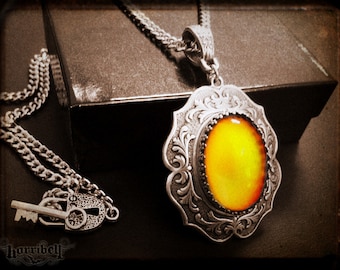 Mood Necklace // Gothic Necklace // Victorian Necklace // Mood Jewelry // Mood Stone // Color Changing // Renaissance Jewelry