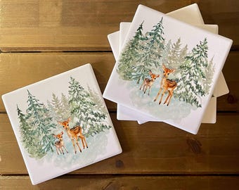 4er Set Keramik Untersetzer - Winter Hirsch Familie im verschneiten Wald Motiv