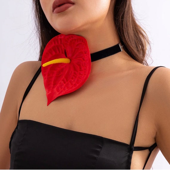 Red store flower choker