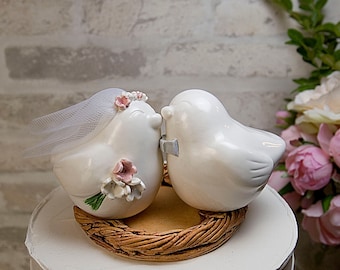 Love Bird Wedding Cake Topper with Tulle Veil,Bouquet and Bow Tie,Nest Engraved with Names and Wedding Date,Handmade Pottery Keepsake Gift