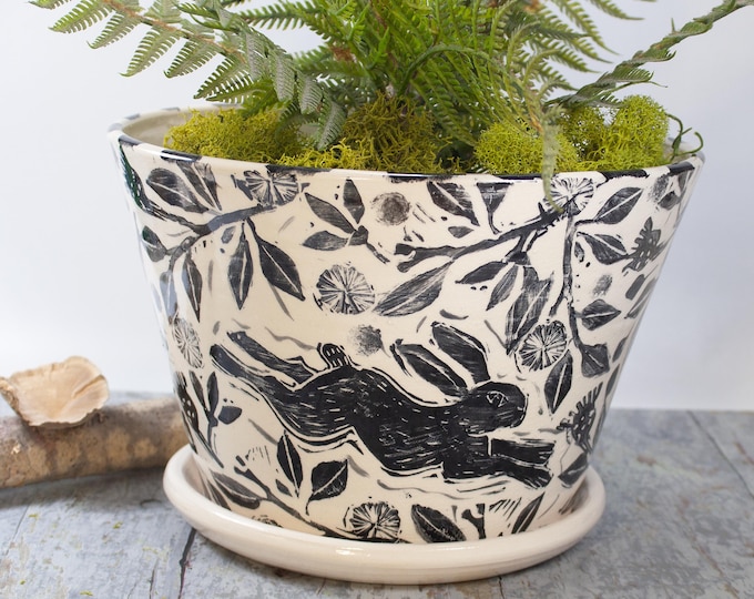 Handmade Running Rabbit Planter with Saucer: Black and Off White, 8 Inch